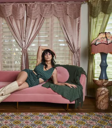 Image: Shelly Living Room 0483.jpg